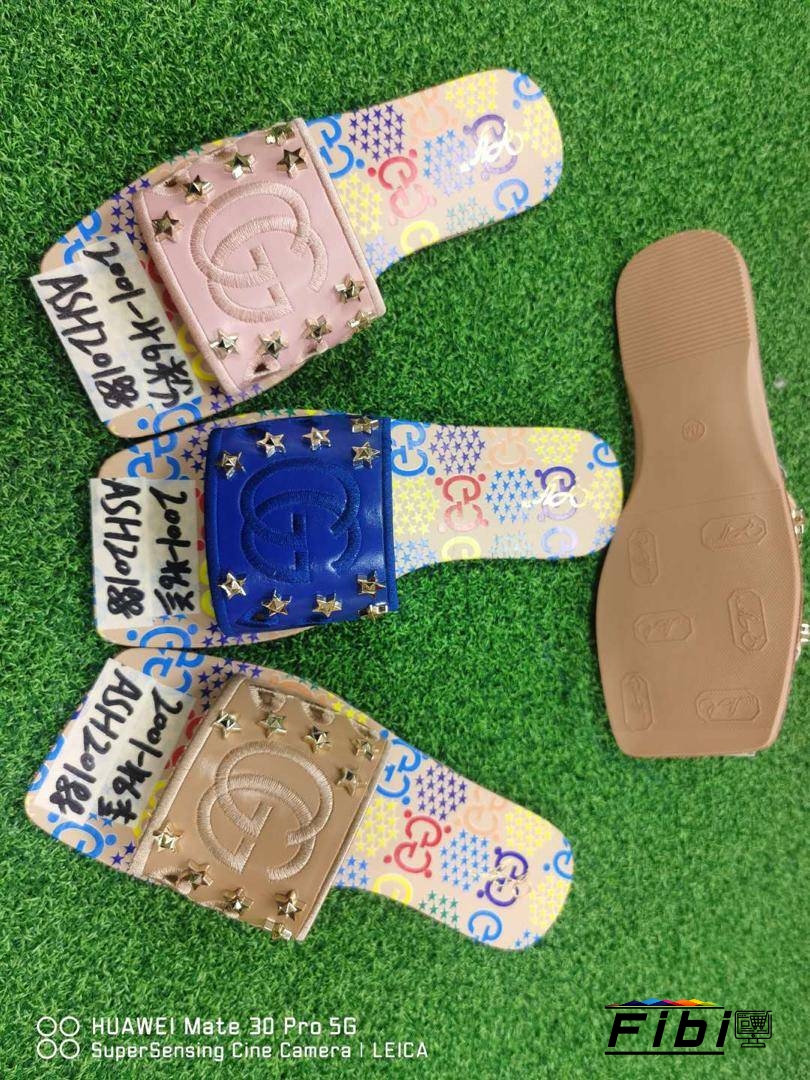 Louis Vuitton Slippers Slide in Amuwo-Odofin - Shoes, Evergreenkiddies  Palace